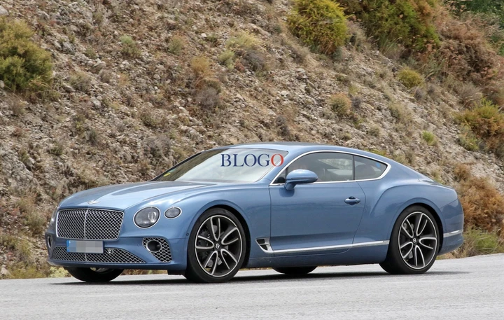 Bentley Continental GT: foto spia della versione ibrida plug-in