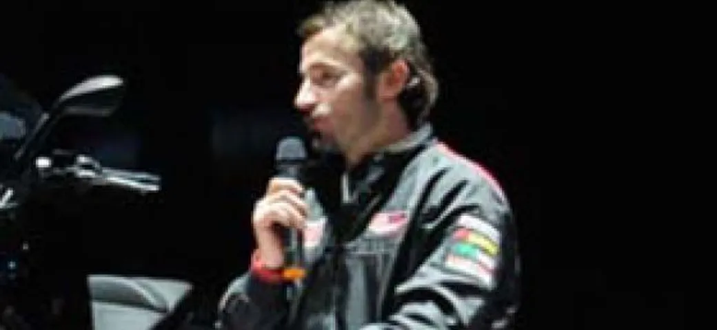 Ecco svelata l'Aprilia RSV4 Factory Superbike 2010