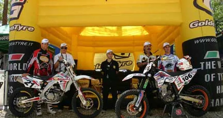 Il tubeless Goldentyre da motocross