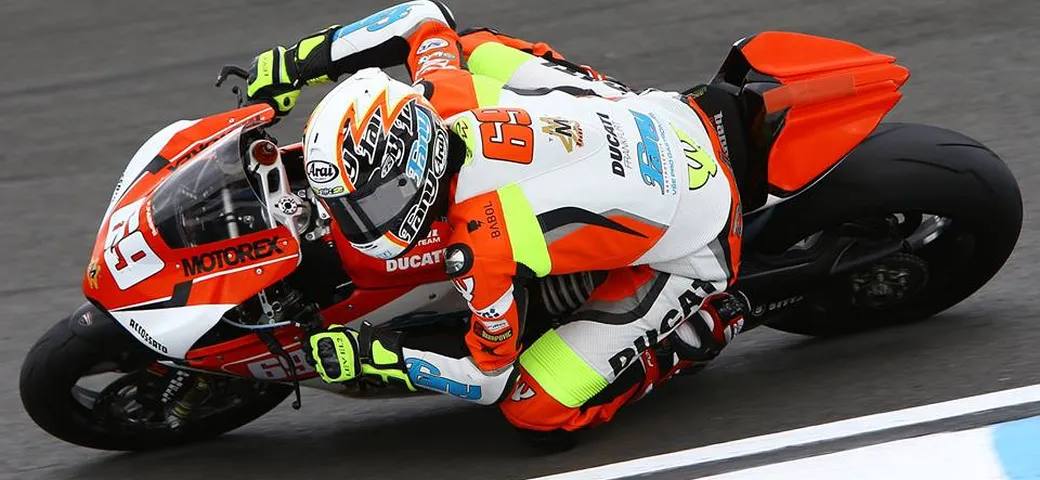STK1000 Portimao: Day-1 a Jezek su De Rosa e Savadori