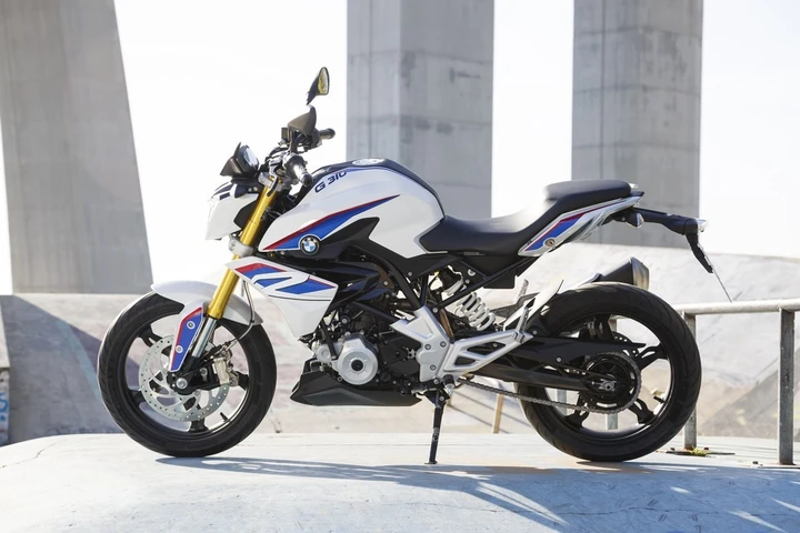 BMW G 310 R: nuovo video della naked in arrivo a ottobre [Video]