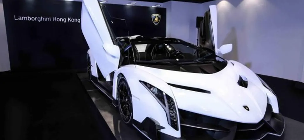 Ad Hong Kong è stata consegnata una Lamborghini Veneno Roadster