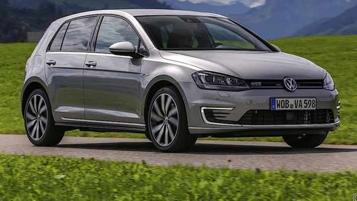 Volkswagen Golf GTE: prova primo contatto