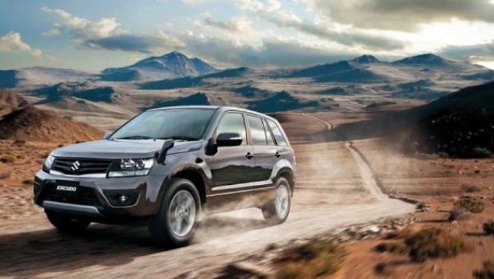 Suzuki Grand Vitara restyling: prime immagini ufficiali