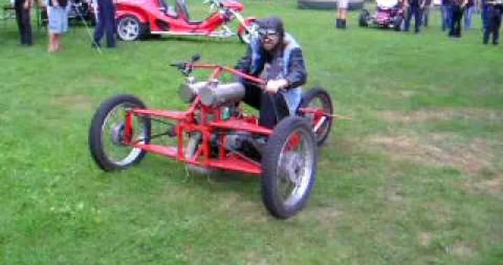 Czerwony Baron na zlocie Trike