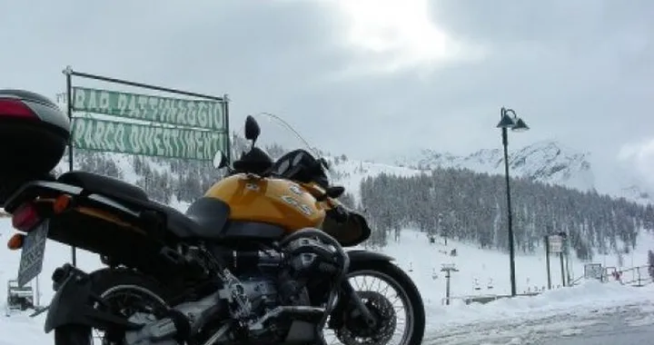 Foto del giorno: in BMW GS al Sestriere