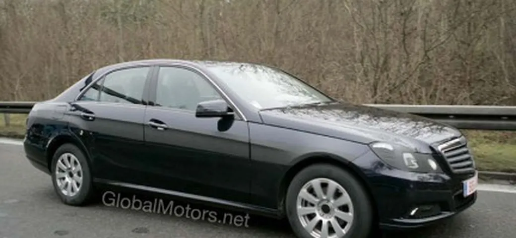 Mercedes Classe E: nuove foto spia praticamente 