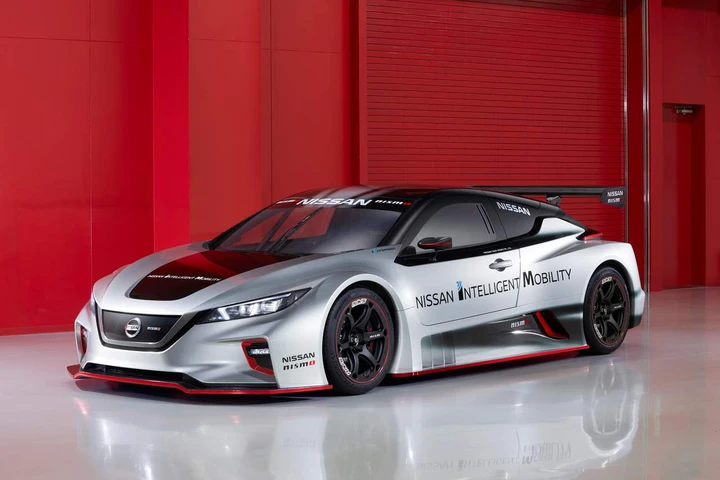 Auto elettriche da corsa: ecco la Nissan Leaf NISMO RC