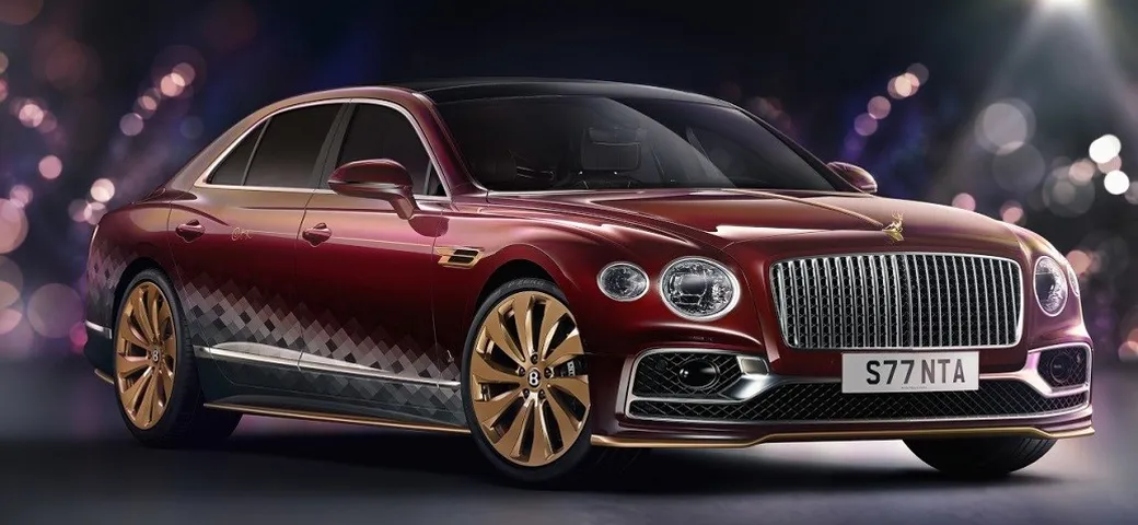 Bentley Flying Spur V8: quest’anno, Babbo Natale arriva in “Reindeer Eight”