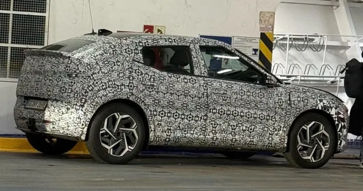 Hyundai IONIQ 3, la piccola della famiglia è già su strada