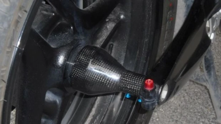 Nuovo particolare EFC per lo scooter Yamaha T-Max 500 2001/09