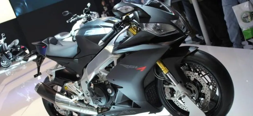 Aprilia RSV4 R ABS e Factory ABS 2013 - Salone EICMA di Milano