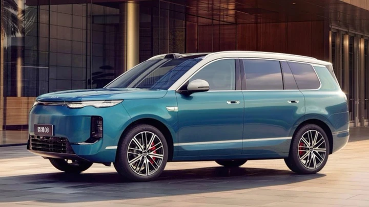 Oltre 12.000 ordini in 24 ore per il nuovo SUV: costa 29.500 euro e arriva fino a 1.650 km