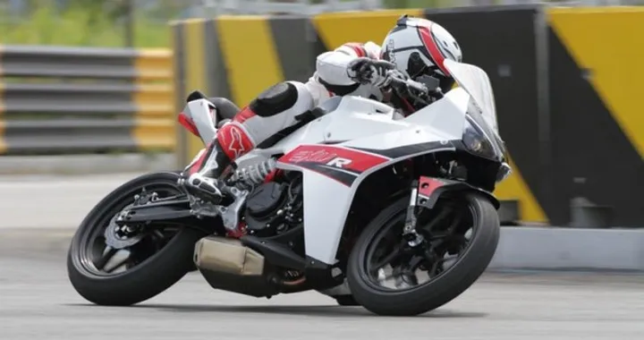 Hyosung conferma la sportiva GD250R per il 2015 [video]
