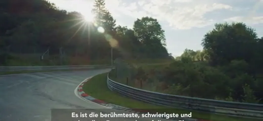 La Jaguar F-Type SVR diventa un taxi al Nurburgring