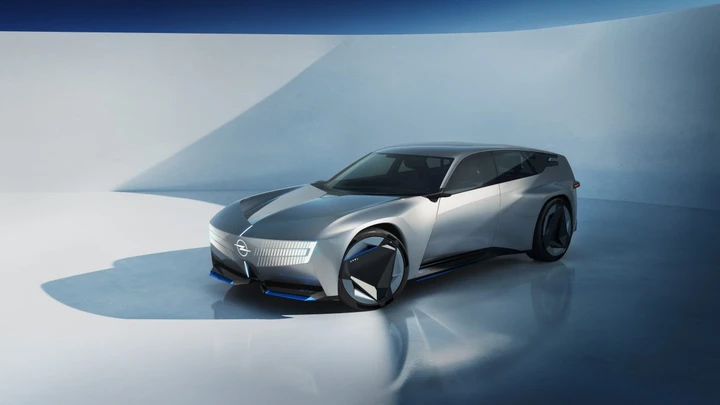 Opel STX Concept, la station wagon del futuro è elettrica, integrale e supera i 200 km/h