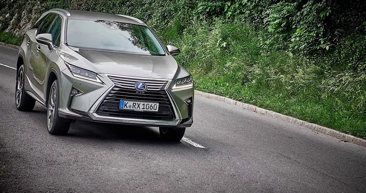 Nuovo Lexus RX L Hybrid 7 Posti: primo contatto