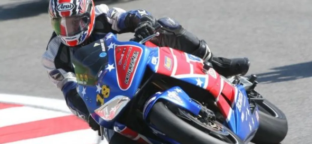 Scatto in Corsa: CBR600RR Replica Edwards 2002