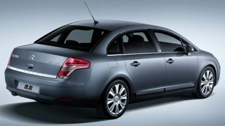 Citroën C-Triomphe - una C4 a 3 volumi per la Cina