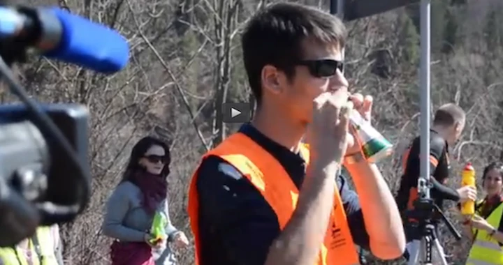 Come riprodurre il suono di un'auto da Rally con una lattina [VIDEO]