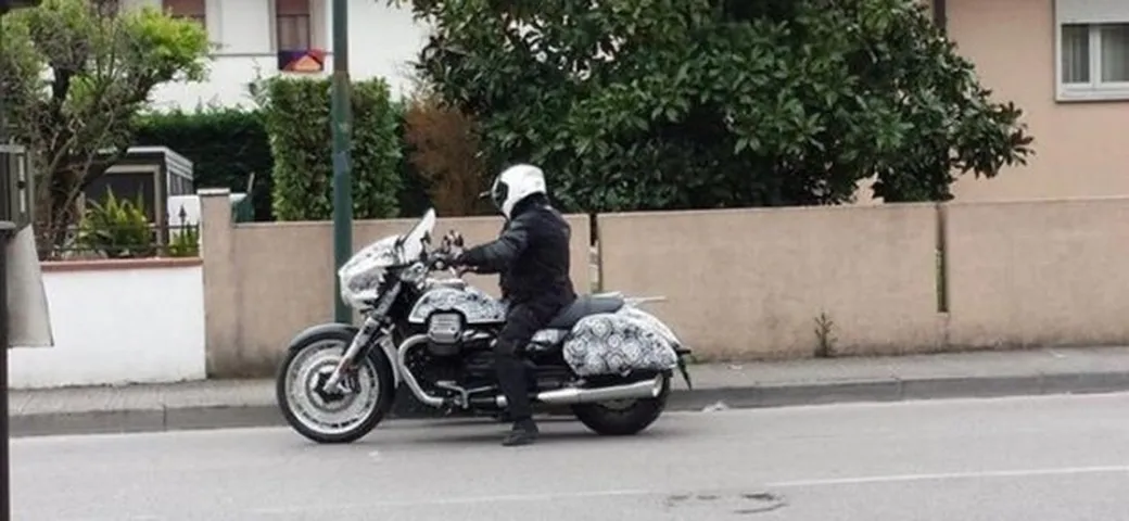 Moto Guzzi California 1400 Bagger: prima foto spia