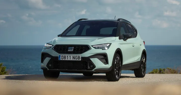 Seat Arona, il restyling arriva nelle concessionarie: parte da 22.350 euro