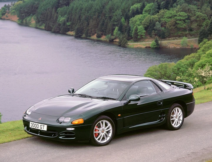 Mitsubishi 3000 GT: 30 anni per la tecnologica auto giapponese