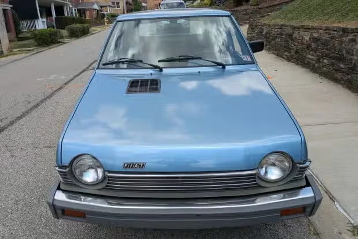 Che ci fa una Fiat Ritmo negli USA? È praticamente perfetta: appena 6.000 km