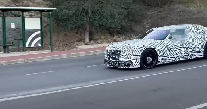 Jaguar Type 00, la vettura del rilancio elettrico beccata sulle strade spagnole [VIDEO]
