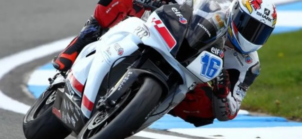 WSS, Silverstone: vince Jules Cluzel in volata su Lowes. Sufuoglu (5°) resta leader.