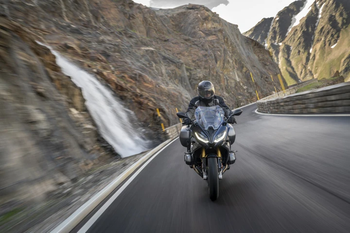 BMW R 1250 RS pronta al debutto italiano
