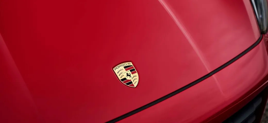 Porsche: strategie per il futuro elettrico, ma con maggiore flessibilità