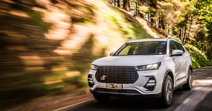 DR 7.0 Turbo: debutta in Italia il nuovo SUV a sette posti [FOTO]