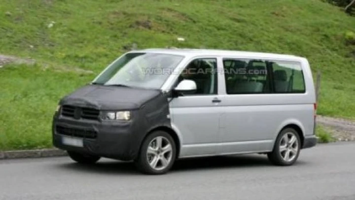 Volkswagen Multivan: le foto spia del restyling