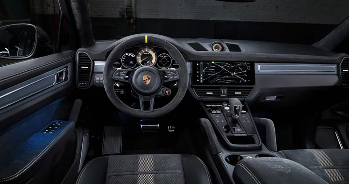Mark Zuckerberg si regala 2 Porsche, compresa un'insolita Cayenne Minivan