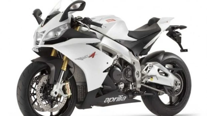 Aprilia RSV4 R APRC 2011