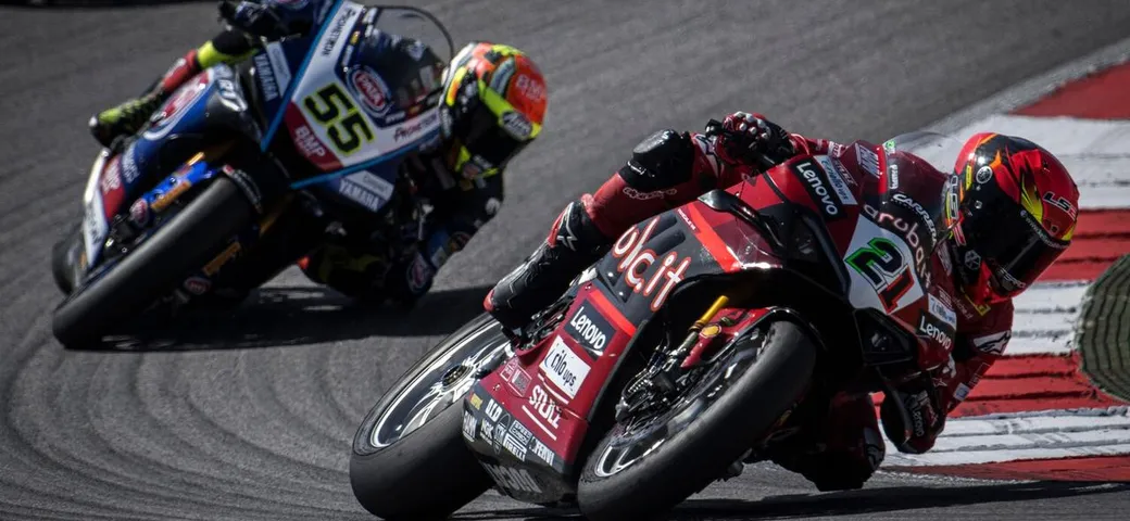 Ducati stabilisce nuovi record a Portimão con il team Aruba.it Racing