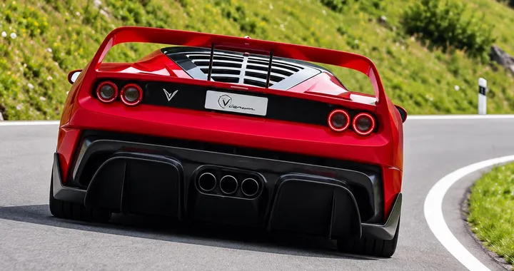 Sembra una Ferrari F40, ma sotto nasconde una SF90 da 1.100 CV: ora è su strada