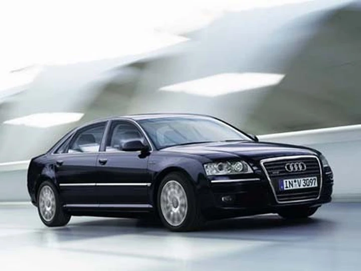 Audi A8: monterà il V12 TDI della R10?