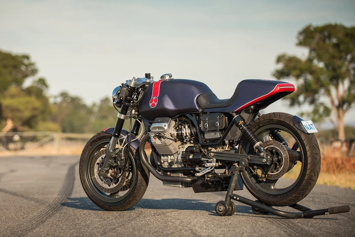 Una Moto Guzzi Breva ispirata alle Red Bull di Formula 1