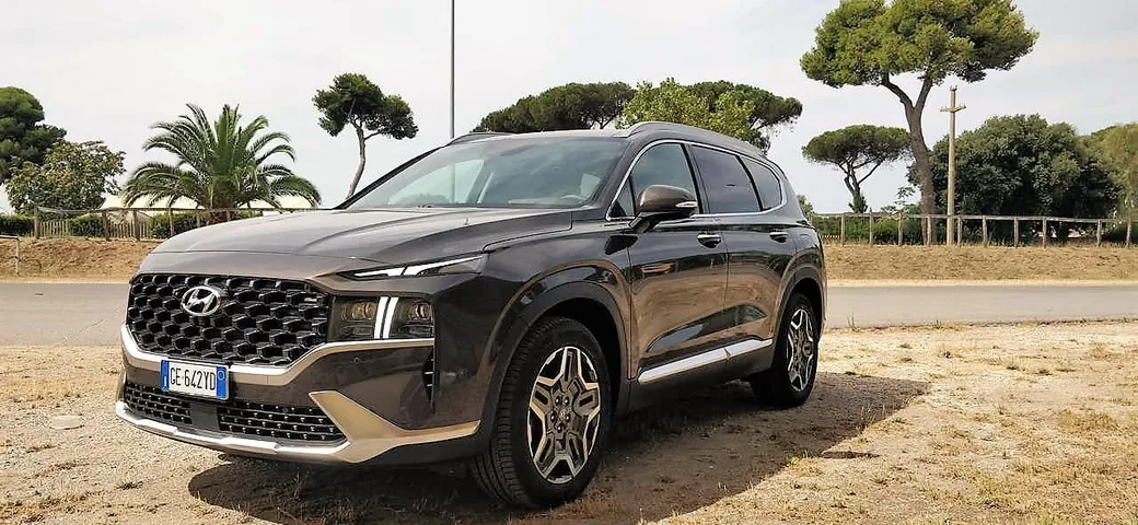 Hyundai Santa Fe: la prova dell’ibrida plug-in
