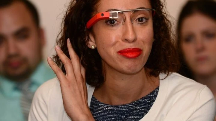 Guida con i Google Glass. La multa è giusta o meno?