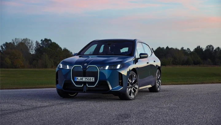 BMW iX