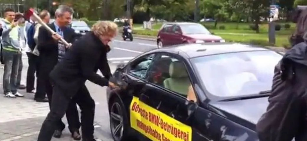 Imprenditore distrugge una BMW M6. Non era soddisfatto dell'assistenza