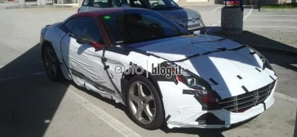 Ferrari California T: le foto spia di un nostro lettore