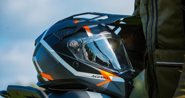 Nuovi caschi Acerbis: innovazione e stile per l'avventura su due ruote