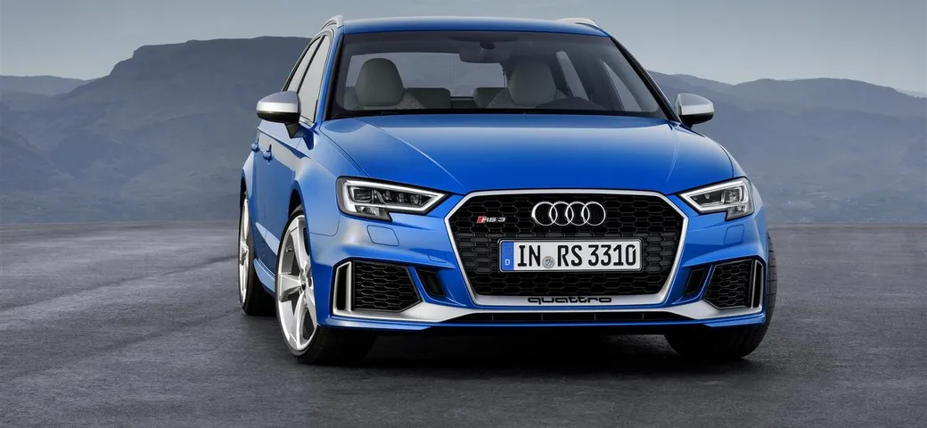 Audi RS 3 Sportback: 5 cilindri per 400 cavalli