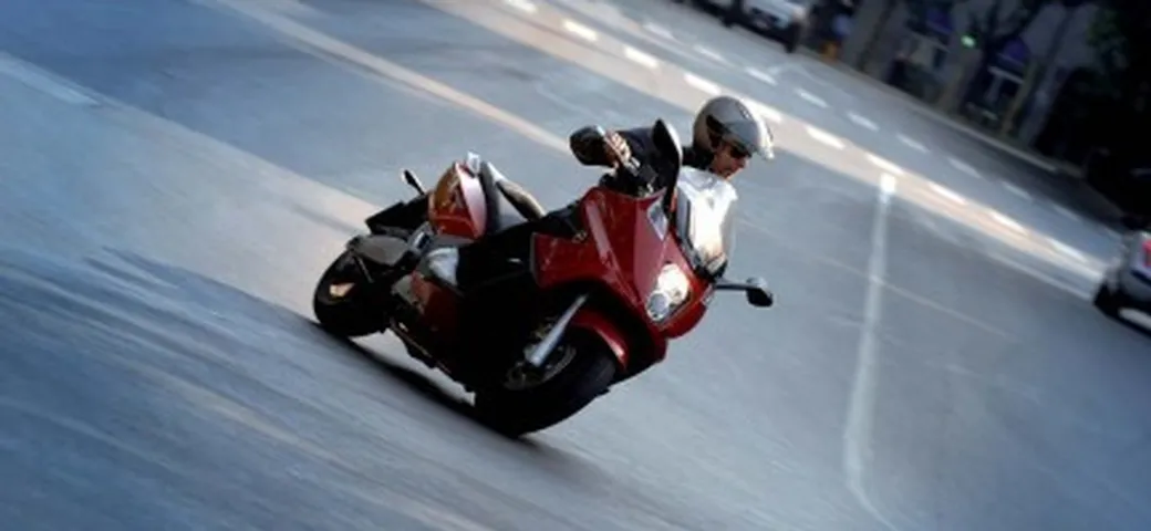Gilera GP800 - cartella stampa
