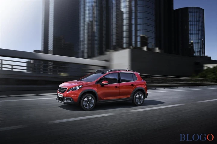 Peugeot 2008: foto e informazioni ufficiali [VIDEO]