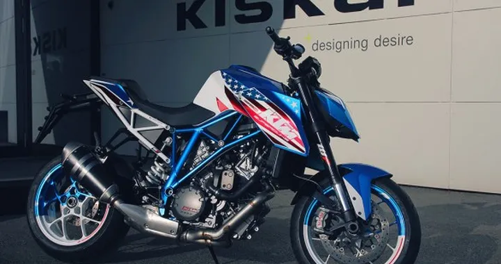 KTM 1290 Super Duke R Patriot Edition: nuove immagini